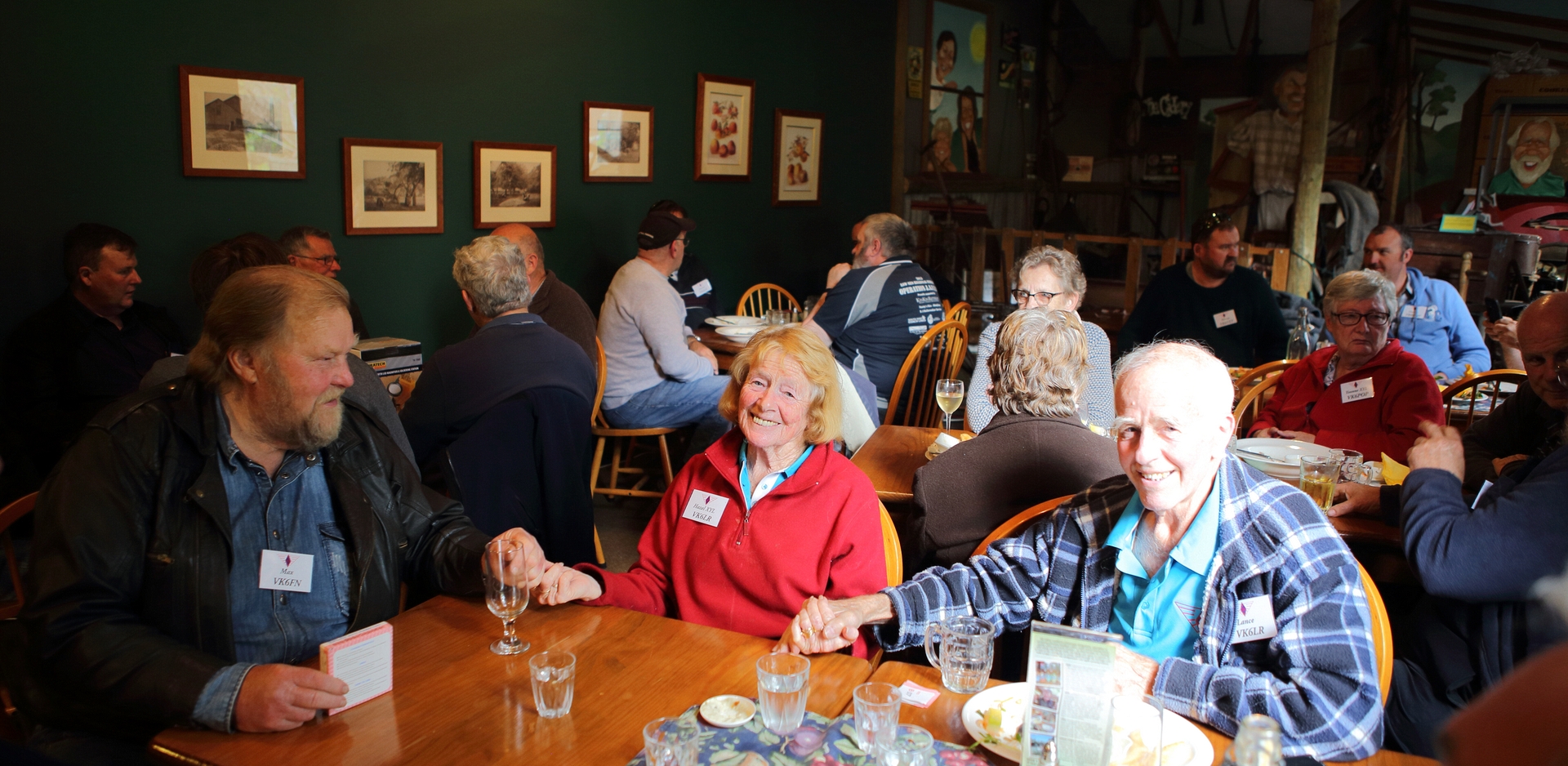 Max - VK6FN  /  Hazel  /  Lance - VK6LR